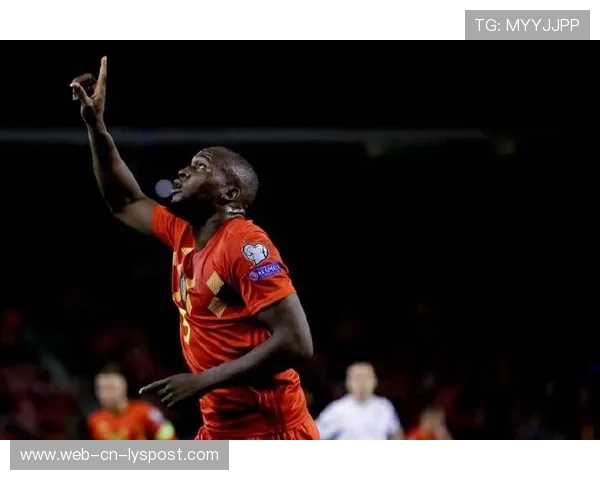 卢卡库远射引发门前混乱,比利时攻势占优的现场叙事